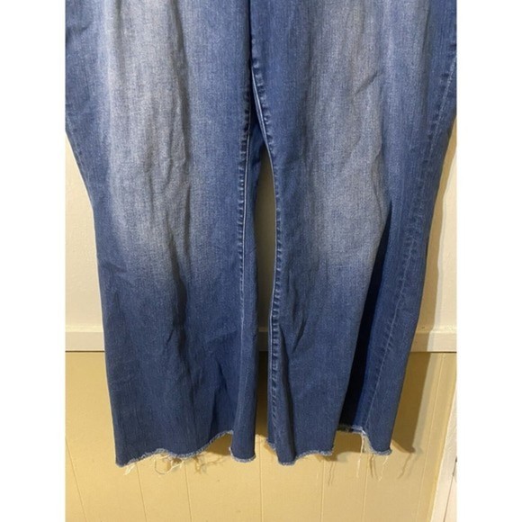 Lane Bryant Jeans Womens 28 PLUS Blue Flare Bell Bottom Button Fly Denim - Picture 3 of 13